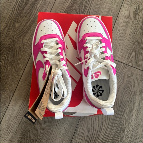 Nike court borough Kids Pink and White Sneakers - Picture 4 of 5